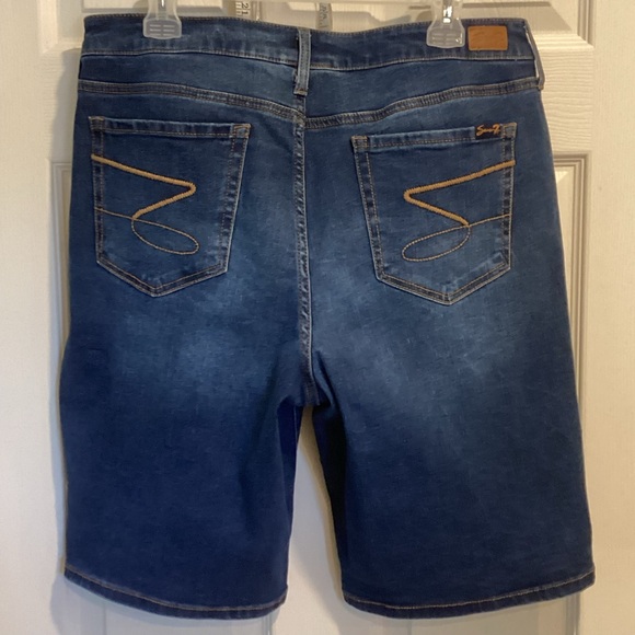 7 For All Mankind Denim Sunset Bermuda Shorts, Size 16 - Picture 7 of 16